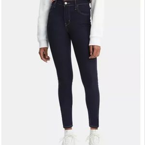 NWT Levi's 720 high rise super skinny jeans